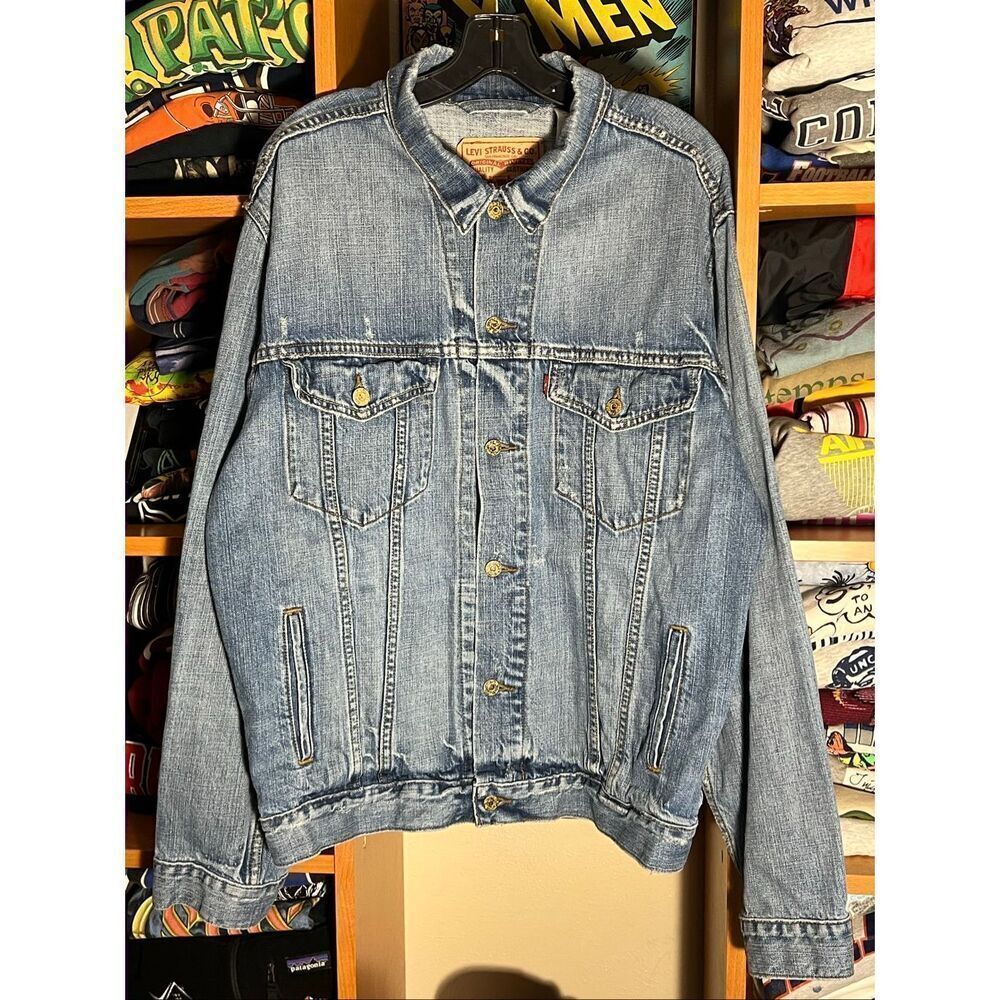 SOLD Vintage Levi’s Denim Distressed Trucker Jacket